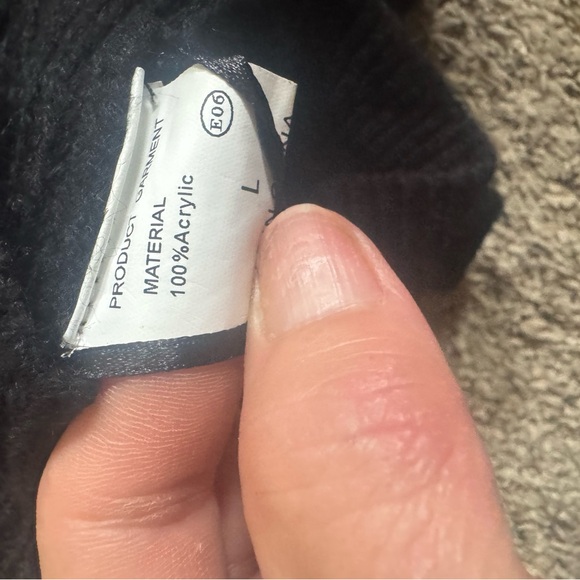 Elegant Black Turtleneck Sweater Dress - Picture 4 of 6